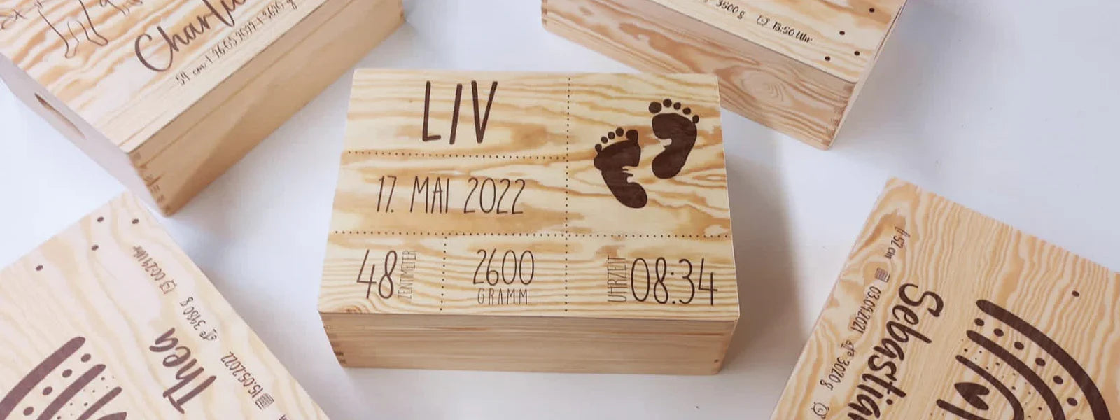 Erinnerungsboxen & Erinnerungskisten – personalisiert & einzigartig von Schmatzepuffer®