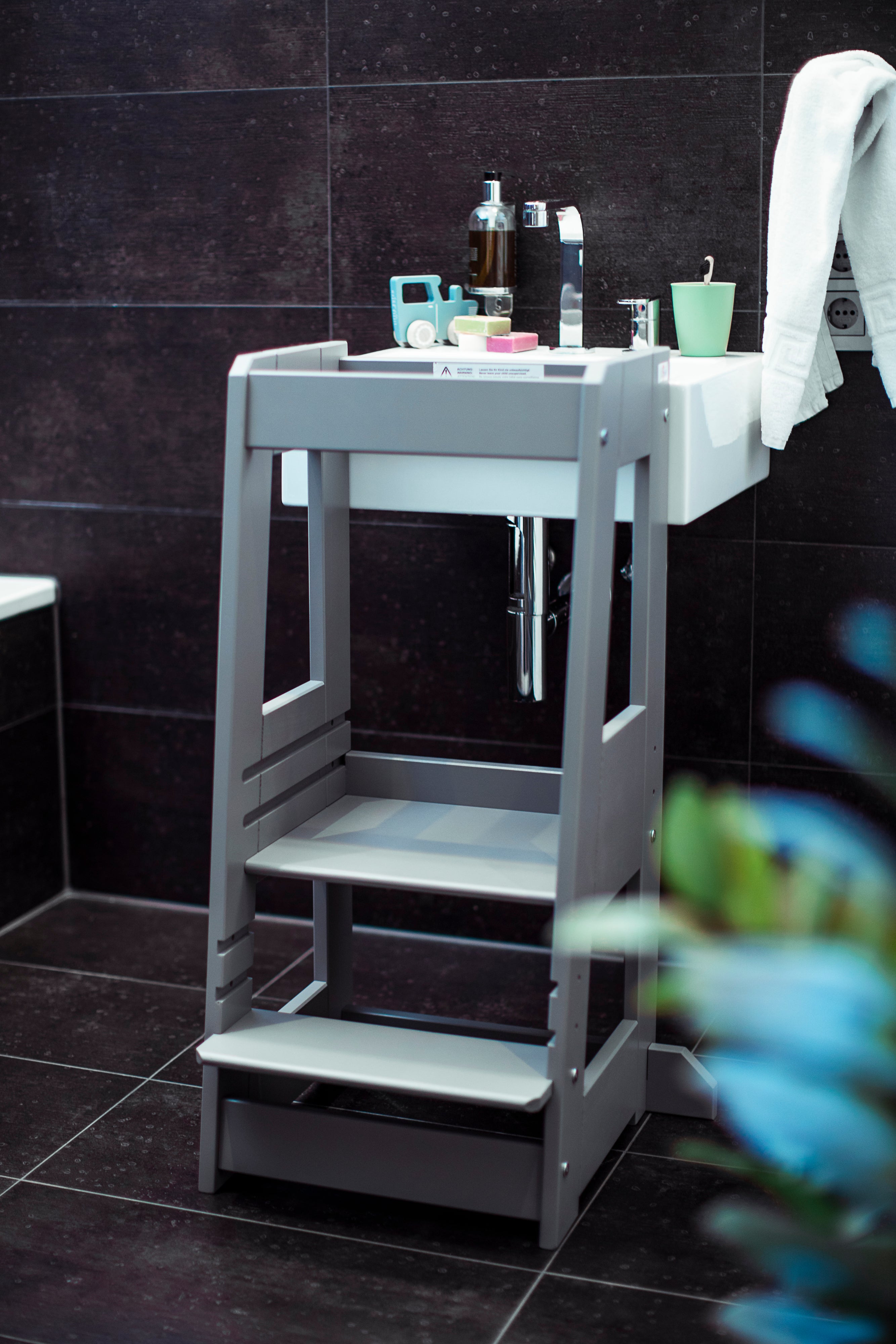 Learning tower Felix - Learning Tower - Stormy Gray | Tissi® by Schmatzepuffer® "personalized"