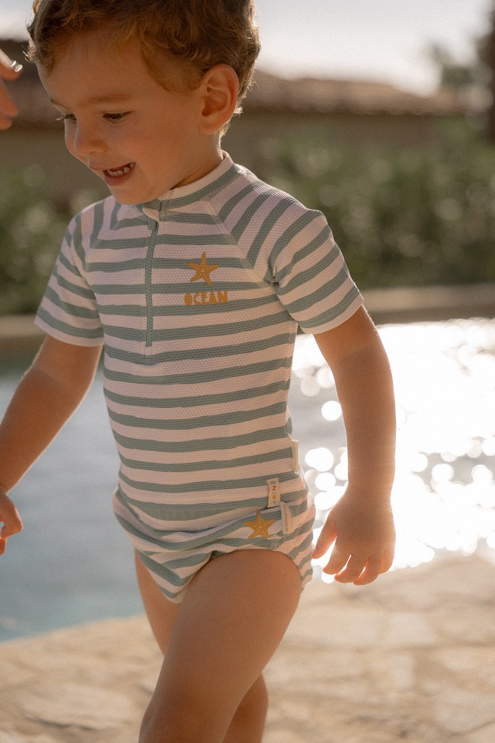 Kurzärmeliges Schwimmshirt Stripes Surf Blue | Little Dutch