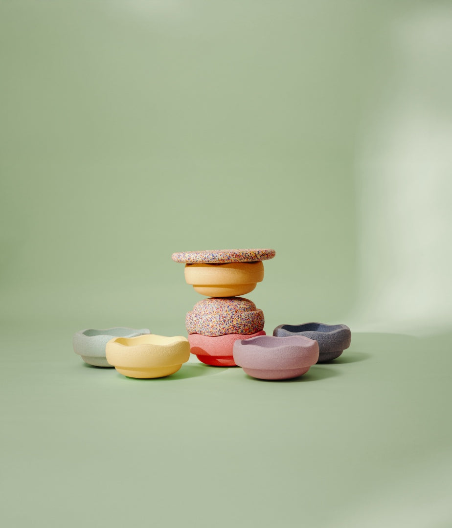 ANGEBOT-Set: Gratis Balance Board + Stapelstein Rainbow Set complete – pastel | Stapelstein
