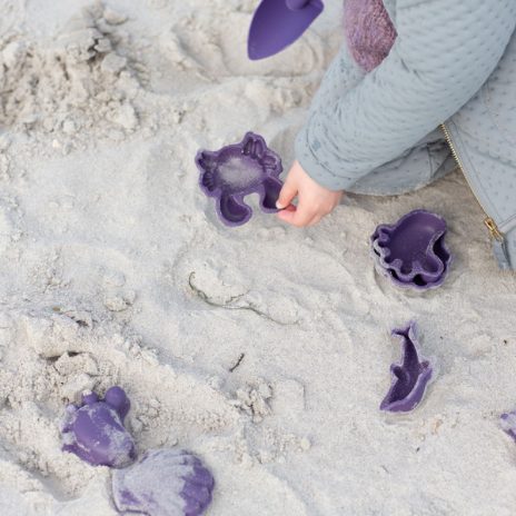 Moules à sable en silicone violet foncé | Scrunch