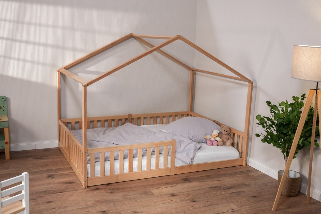Bodenbett / Hausbett ENNO 140x200 cm Buche natur inkl. opt. Dach | tiSsi®