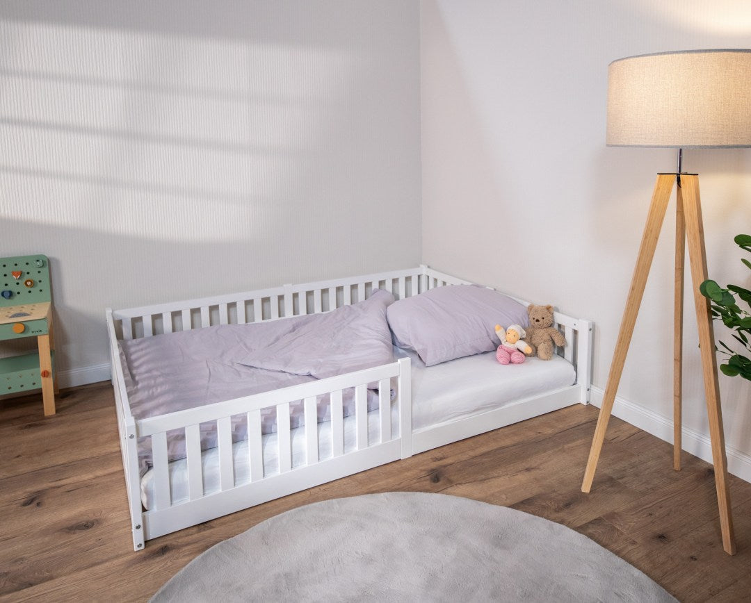 Bodenbett / Hausbett ENNO 140x200 cm Buche weiß inkl. opt. Dach | tiSsi®