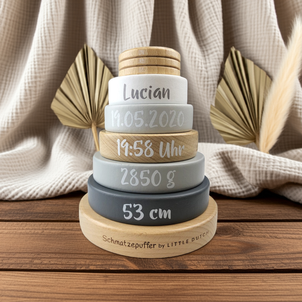 Gepersonaliseerde houten stapeltoren voor een geboorte van Schmatzepuffer