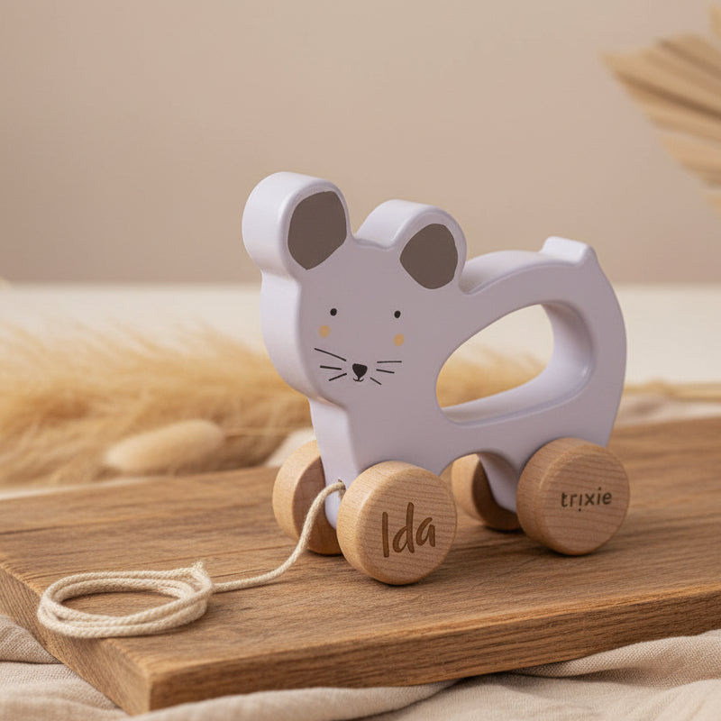 Wooden pull-along toy - Mrs. Mouse