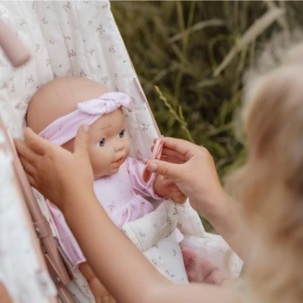 Poppenset Lily inclusief accessoires | Little Dutch gepersonaliseerd