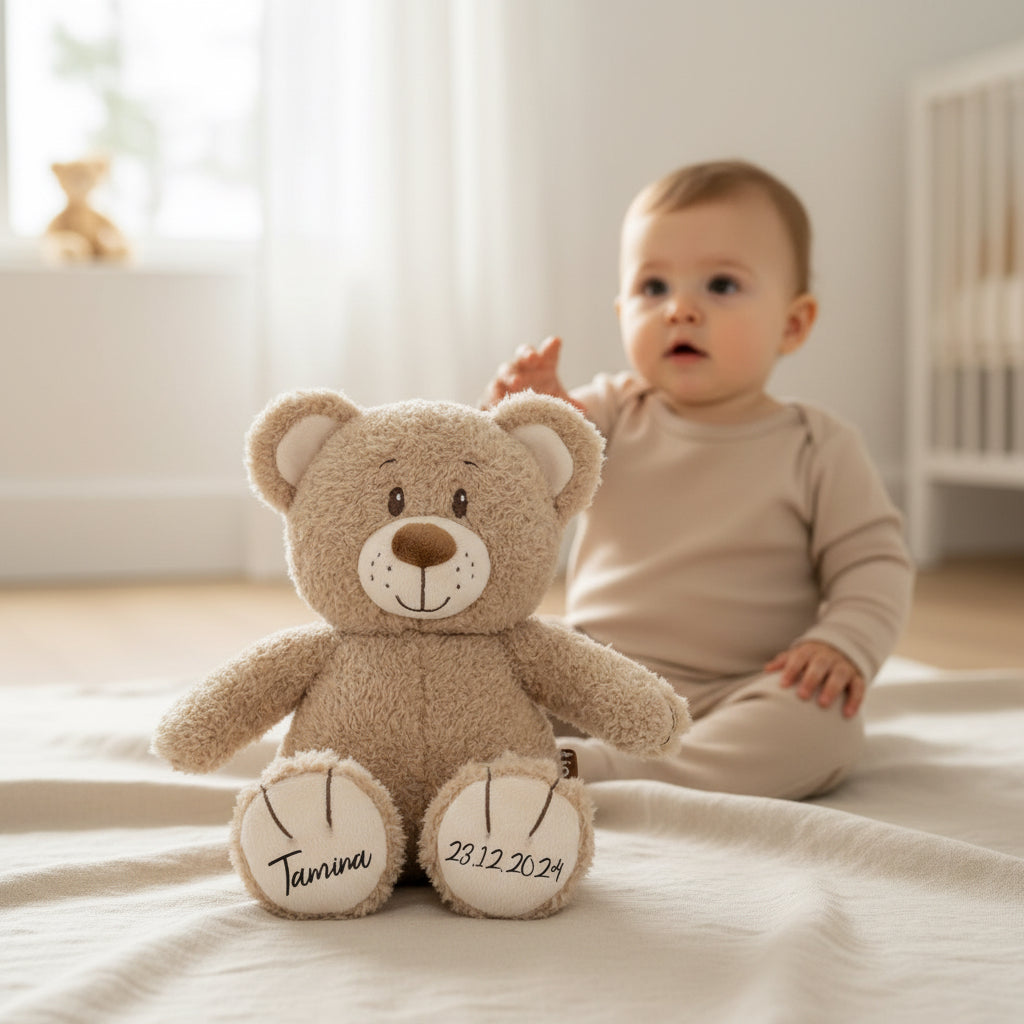 Personalisierter Teddybär Kuscheltier zur Geburt & Taufe 28 cm | by Schmatzepuffer