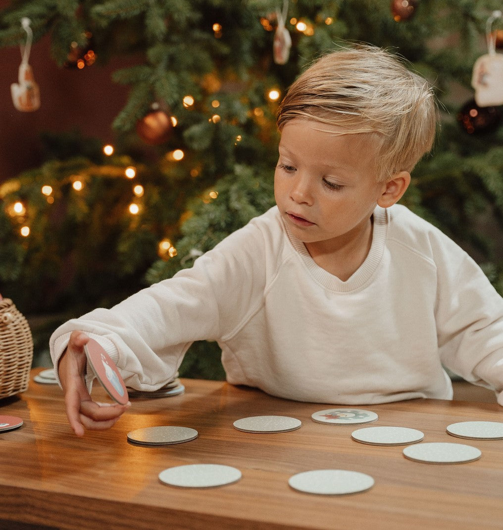 TOPDEAL Memory-Spiel X-MAS Winterliches Kartenspiel Lernspiel für Kinder | Little Dutch