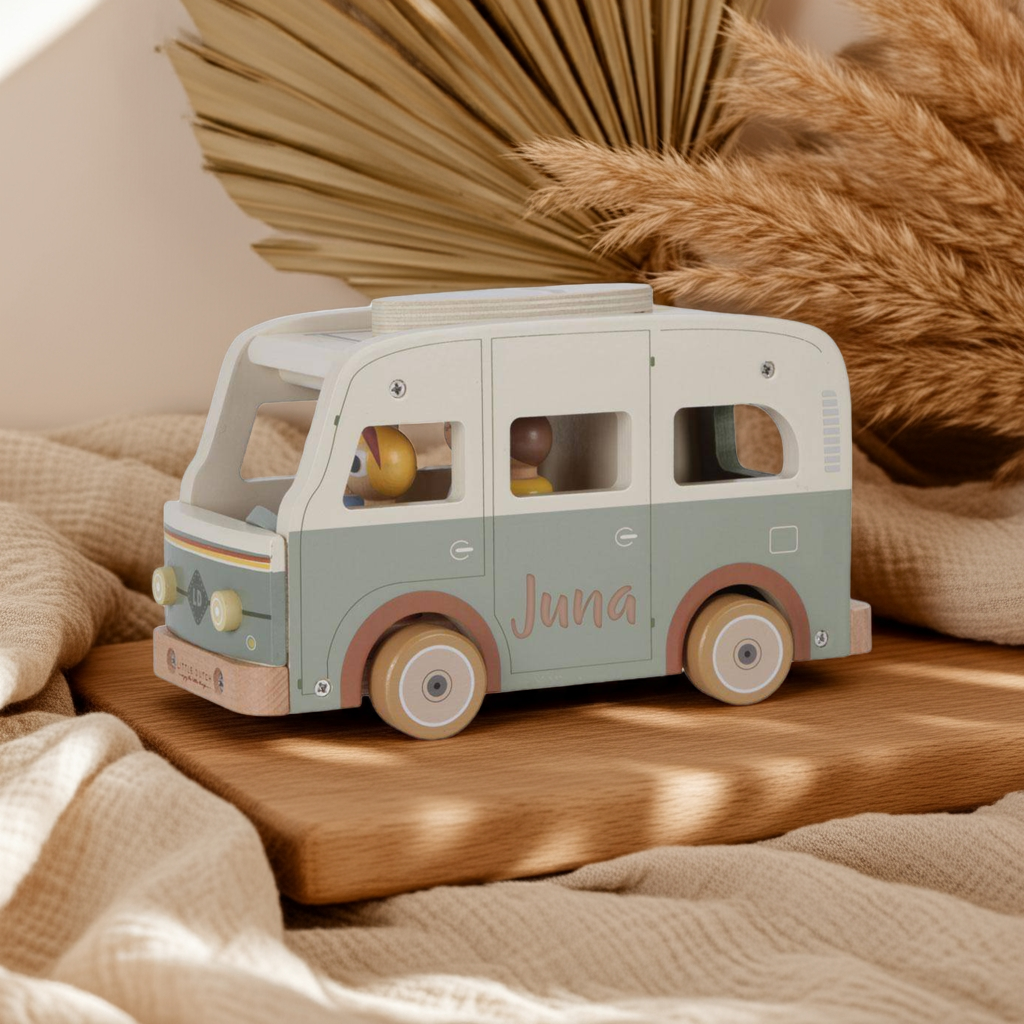 Wohnmobil Retro Camper mit Spielfiguren