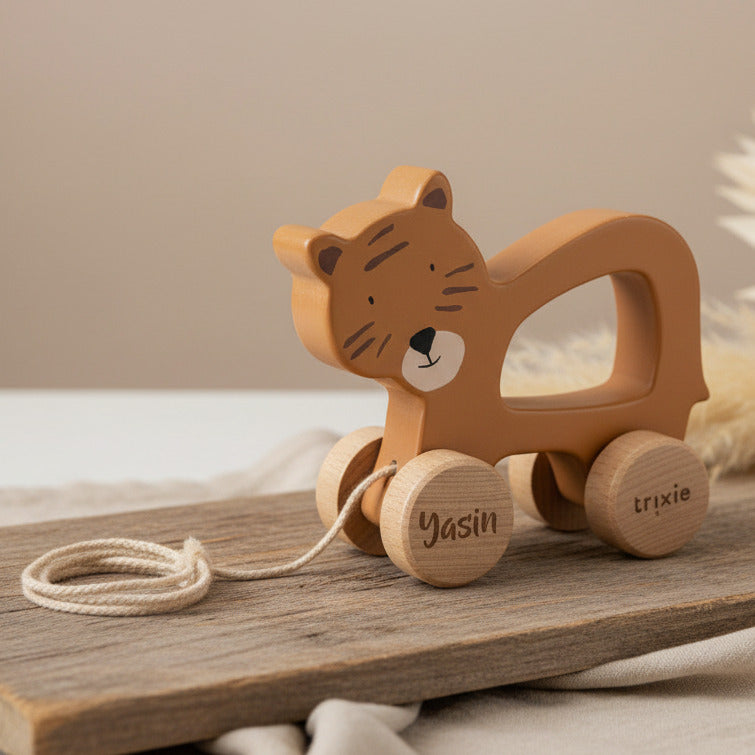 Personalisiertes Nachziehtier Katze aus Holz mit Name graviert – Baby Geschenkidee