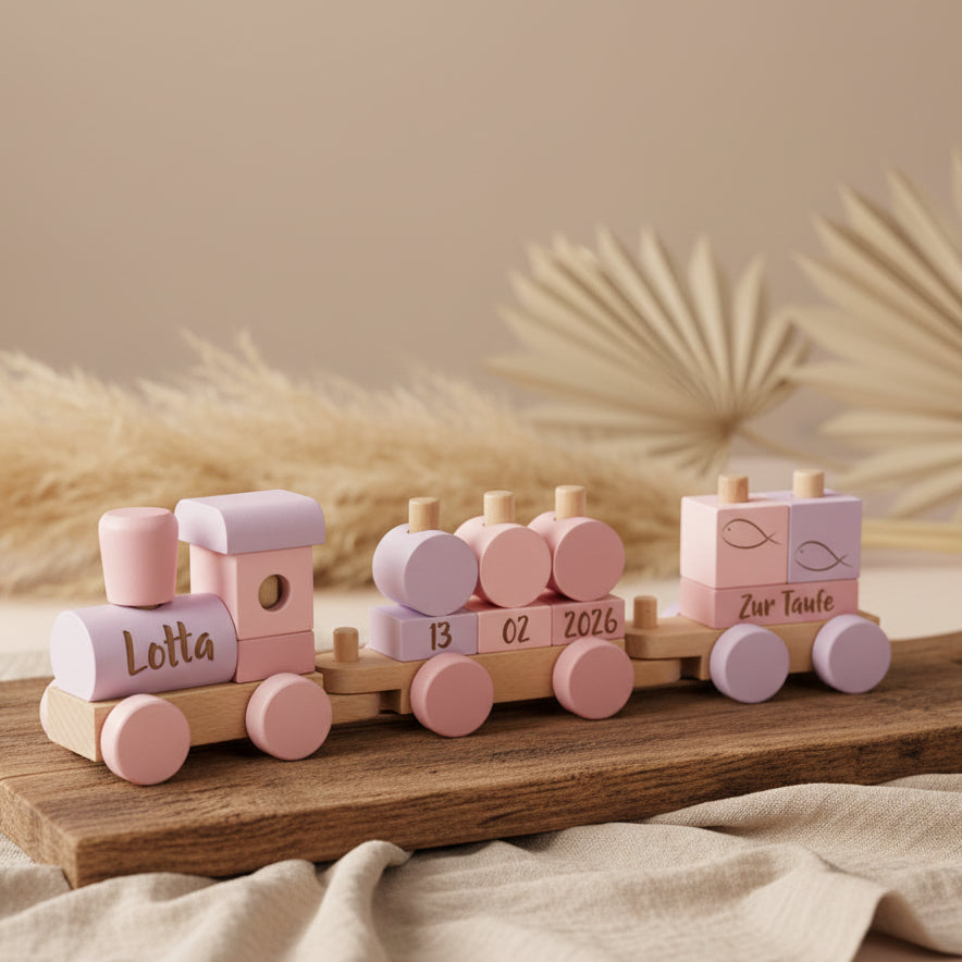 Personalisierter Holzzug mit Namen als Geschenk zur Geburt oder Taufe