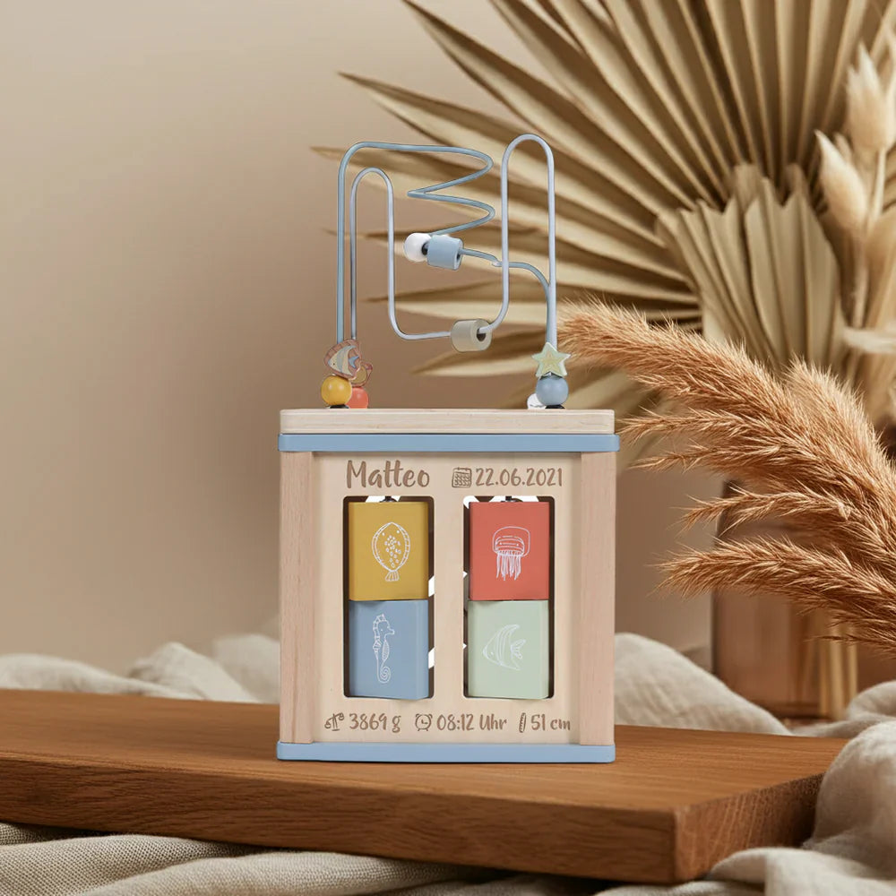 Personalisierter Motorikwürfel Baby aus Holz mit Name und Geburtsdaten – sinnvolles Geschenk zur Geburt