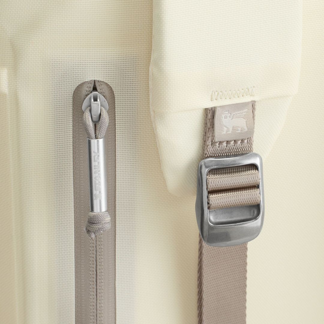 Midi cooler bag backpack The All-Day Madeleine 14 L, Cream | Stanley