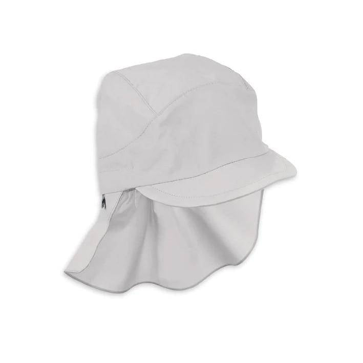 Peaked cap with neck protection, light grey, size 55 | Sterntaler