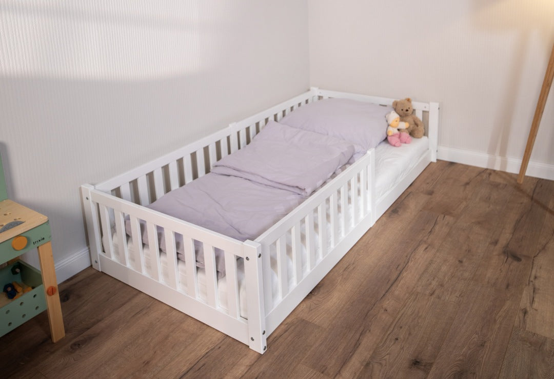 Bodenbett / Hausbett ENNO 90x200 cm Buche weiß inkl. opt. Dach | tiSsi®