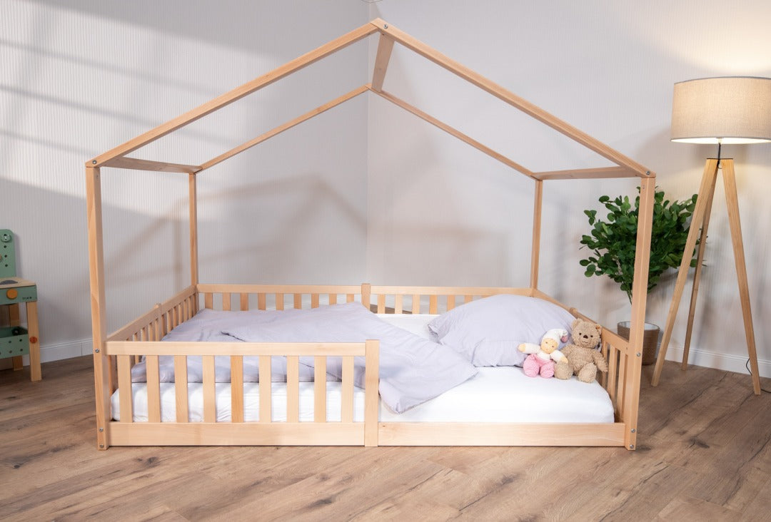 Bodenbett / Hausbett ENNO 140x200 cm Buche natur inkl. opt. Dach | tiSsi®
