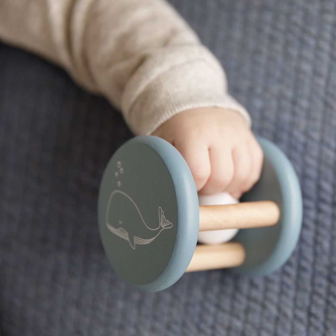 Roll-Rassel Holz Blau | Little Dutch