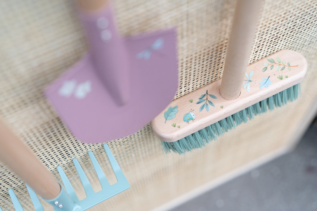 Personalized children's broom, green | Gift by Schmatzepuffer®