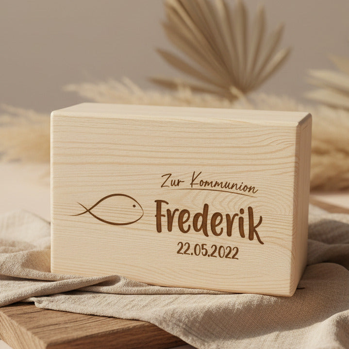 Erinnerungsbox - Naturholz - Zur Kommunion personalisiert | Schmatzepuffer