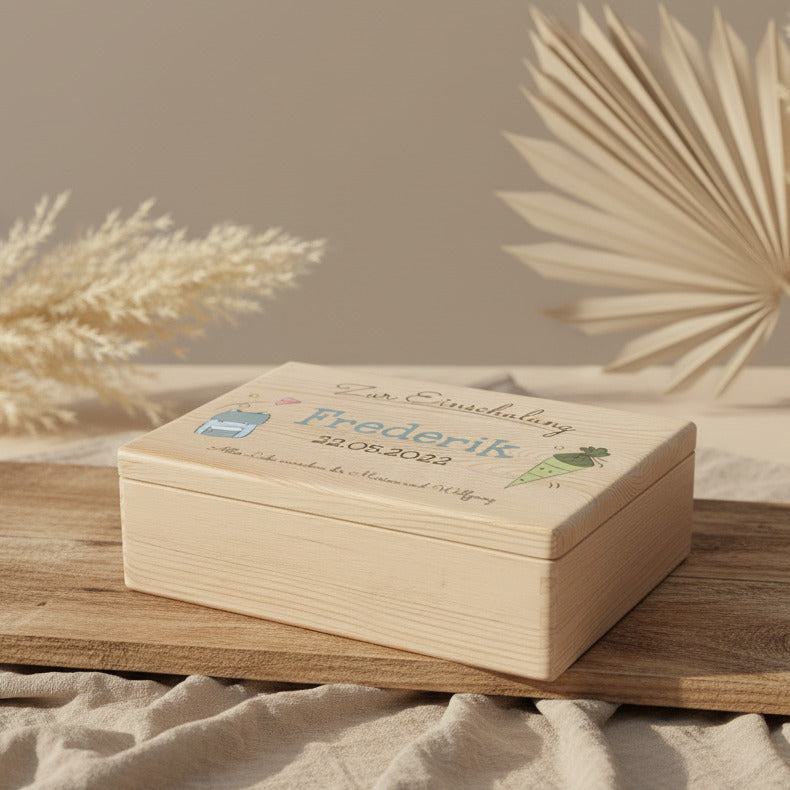 Erinnerungsbox - Naturholz - Zur Einschulung personalisiert | Schmatzepuffer