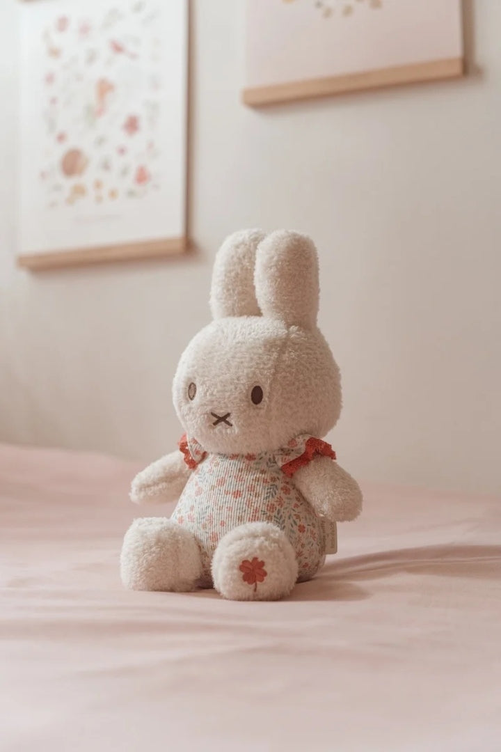 Kuscheltier Hase Blossom personalisiert | Geschenk Miffy by Schmatzepuffer®