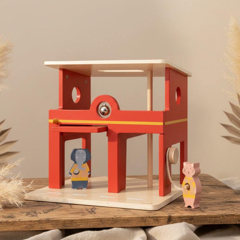 Houten brandweerkazerne met dieren | Trixie