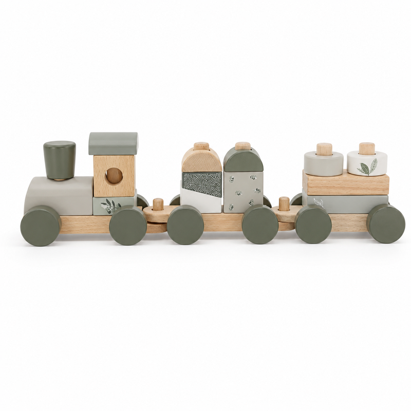Label Label Stapelzug aus Holz in Olivgrün als Motorikspielzeug für Kinder mit Lokomotive und zwei Waggons in Seitenansicht