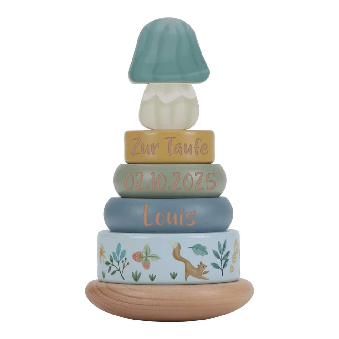 Personalisierter Stapelturm Forest Friends mit Lasergravur als hochwertiges Taufgeschenk aus Holz.