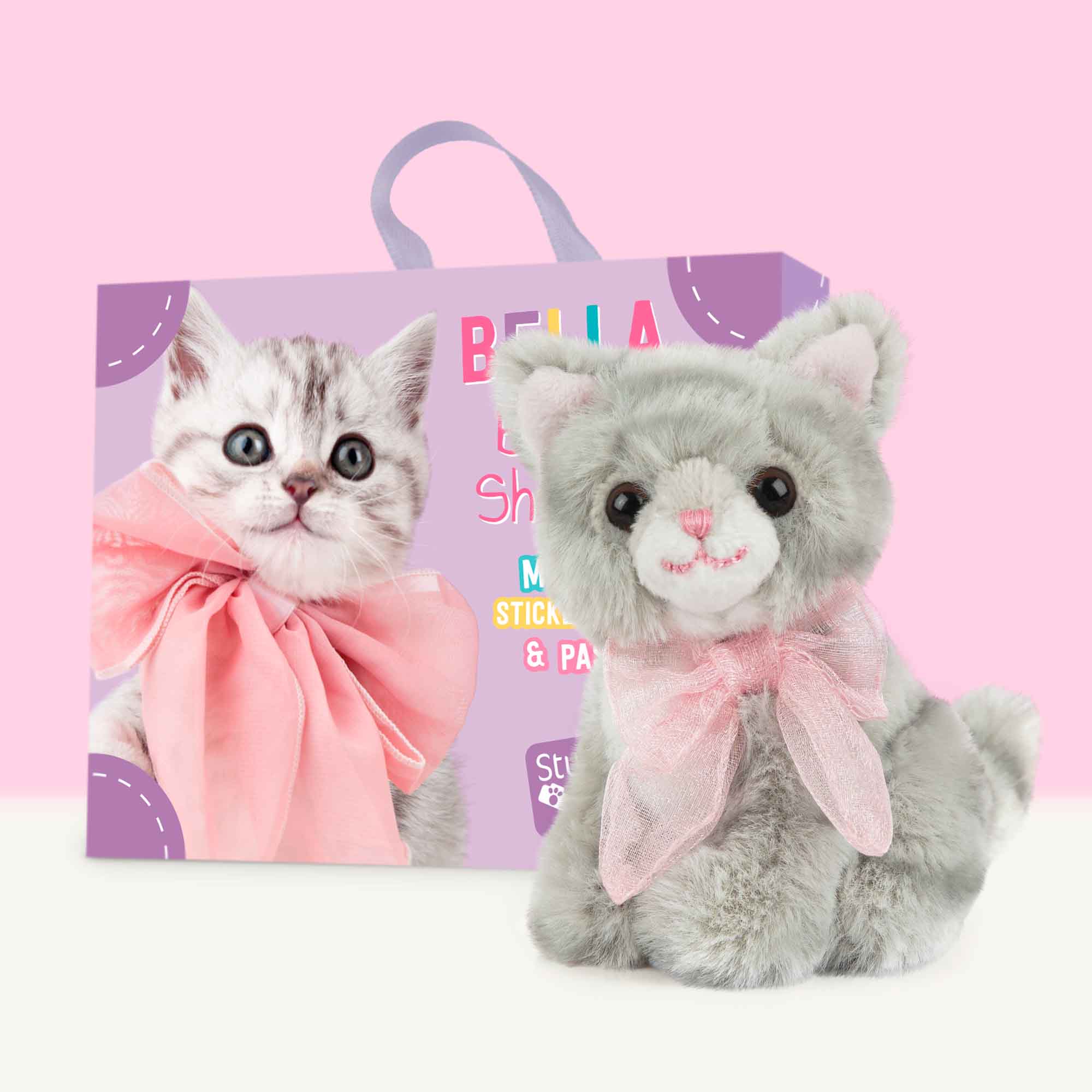 STUDIO PETS – KUSCHELTIER "BELLA" (8 CM) INKL. KOFFER & PASS
