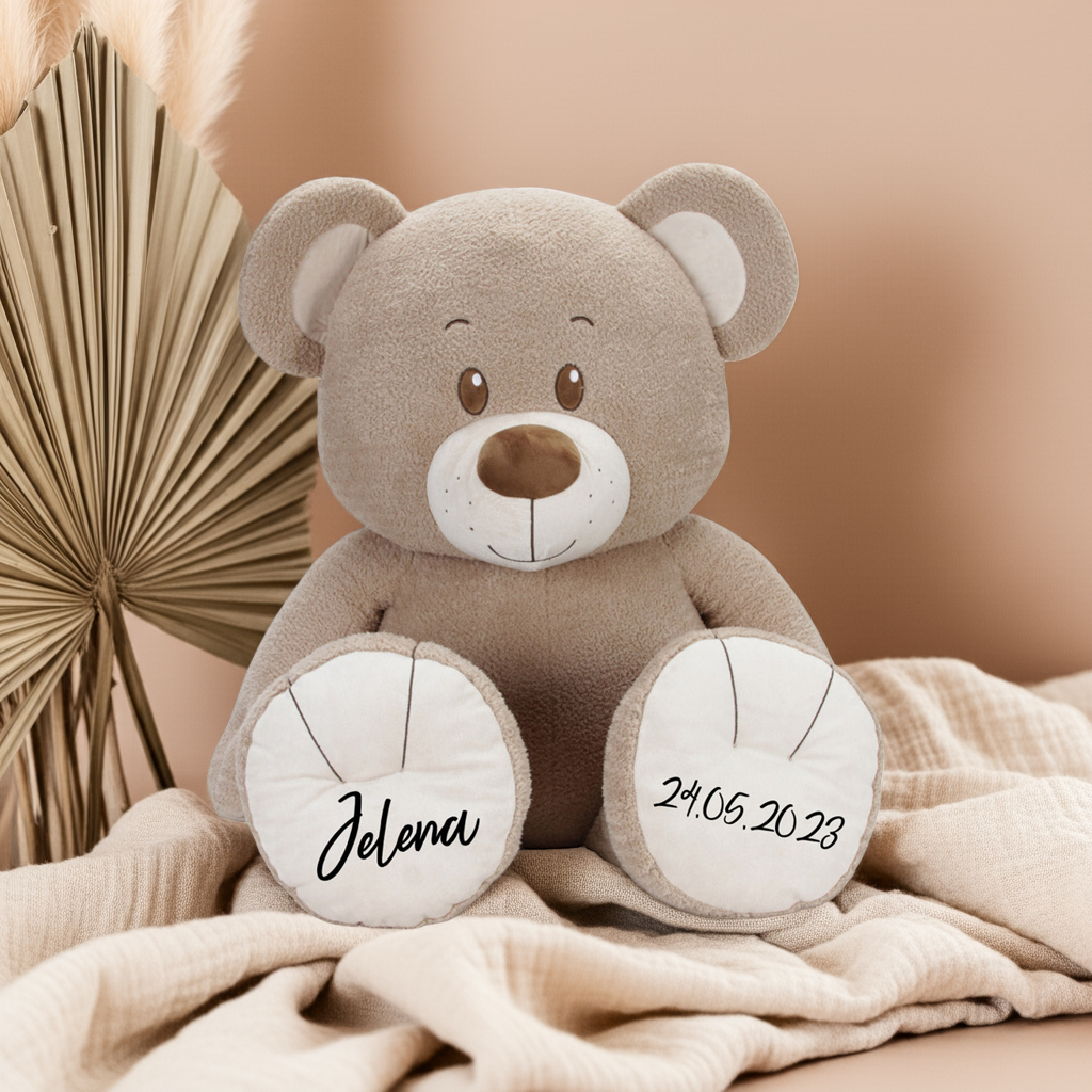 Personalisierter 100cm Teddybär als Geschenk zur Taufe oder Geburt mit Namen und Geburtsdaten bei Schmatzepuffer
